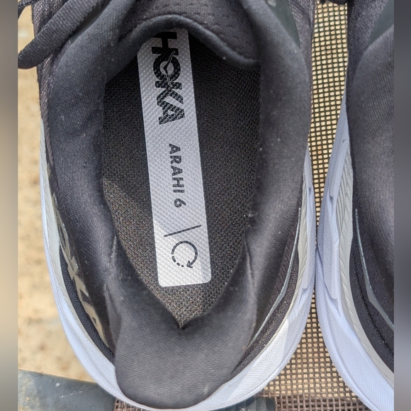 HOKA Arahi 6 Men\'s Size 8D.  Like New Condition. main image 6